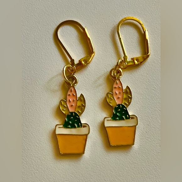 Handmade gold cactus earrings - Picture 4 of 7